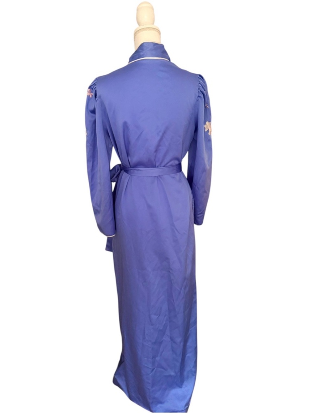 Vintage Saks Fifth Avenue Blue Pink Lavender Satin Embroidered Wrap Robe - Picture 3 of 8